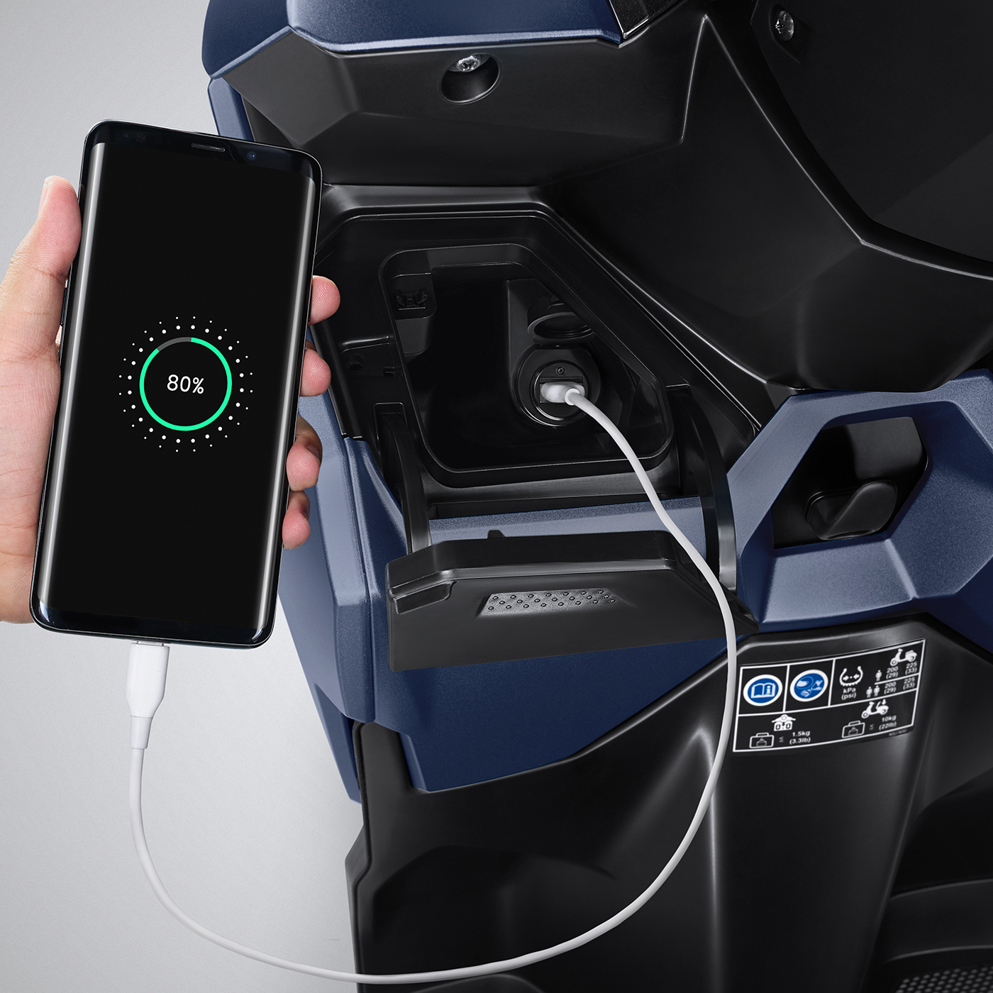 clickable-feature-usb-charger-hp-700x700px-1-02042024-061322